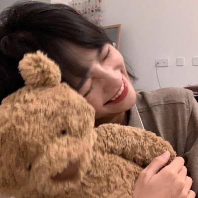 全家偷听反派心声，我负责篡改